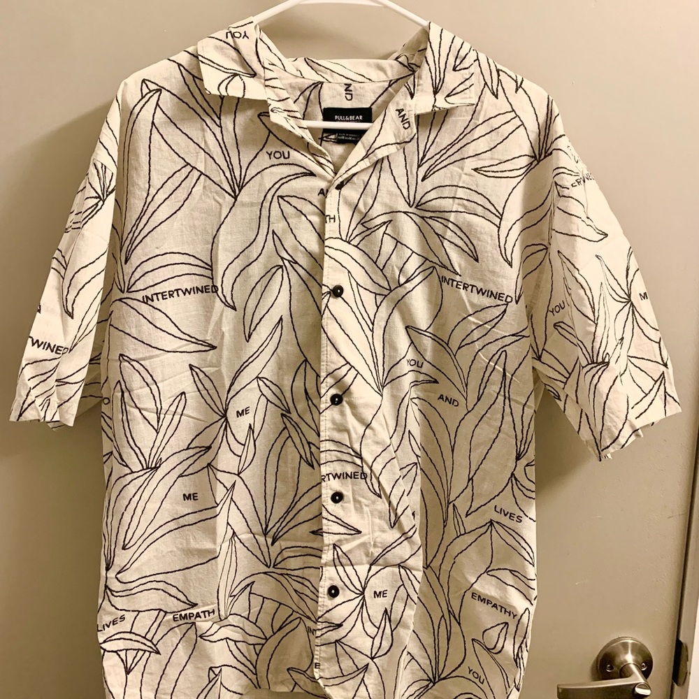 Pull&Bear Button Down Short Sleeve Flower Pattern… - image 1